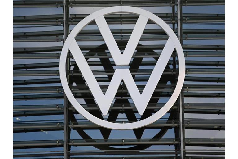 Wegen des Kriegs in der Ukraine: Volkswagen setzt sein Russland-Geschäft aus. Foto: Swen Pförtner/dpa