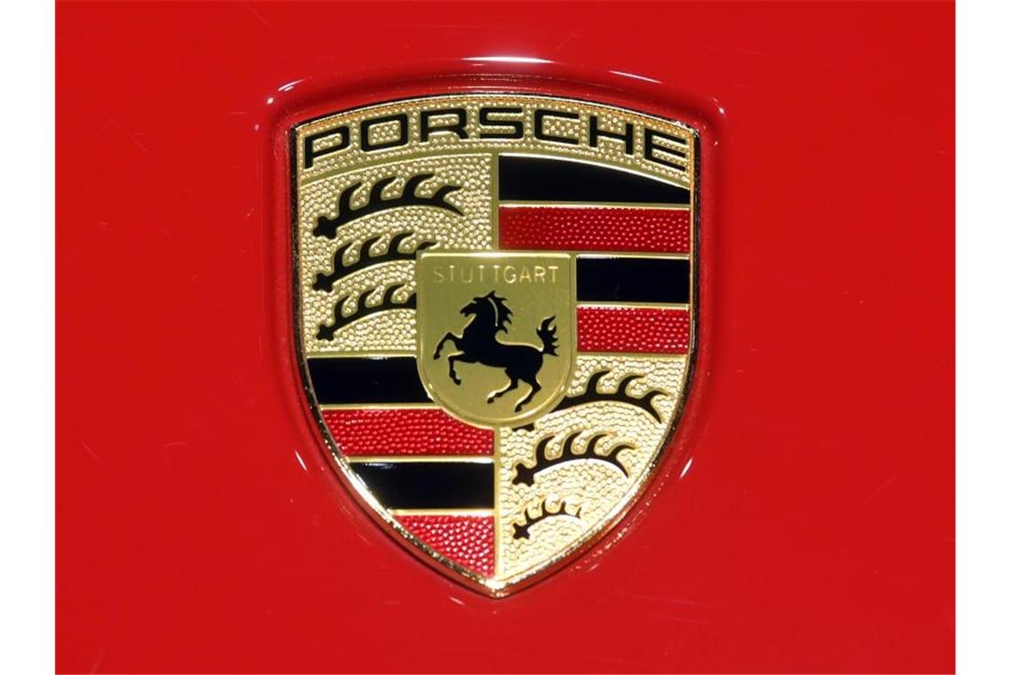 Wegen des Verdachts auf Untreue wurden Räumlichkeiten von Porsche in Stuttgart durchsucht. Foto: Uli Deck