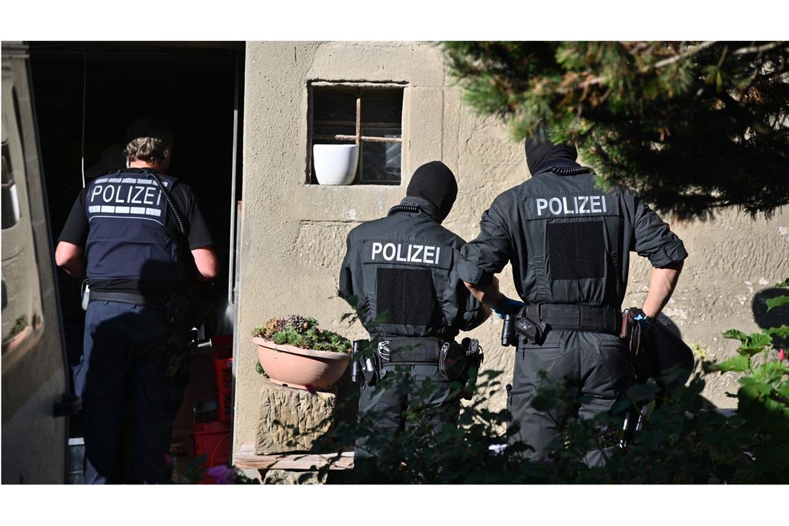 Verdacht der Volksverhetzung - Polizei durchsucht Wohnung von 65-Jährigem