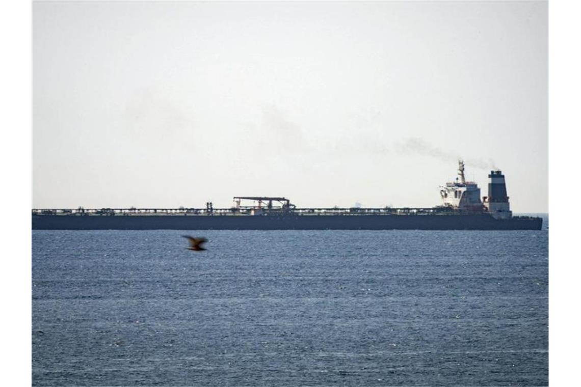 London will Öltanker gegen iranische Zusicherung freigeben Wegen des Verdachts illegaler iranischer Öllieferungen für Syrien war der Supertanker „Grace 1“ gestoppt worden. Foto: Marcos Moreno/AP