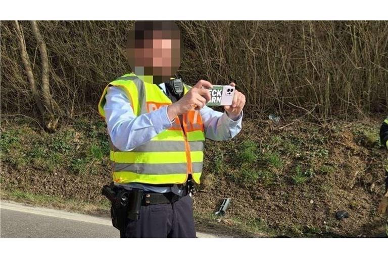 Wegen eines Aufklebers musste sich ein Polizist aus Heilbronn intern verantworten.