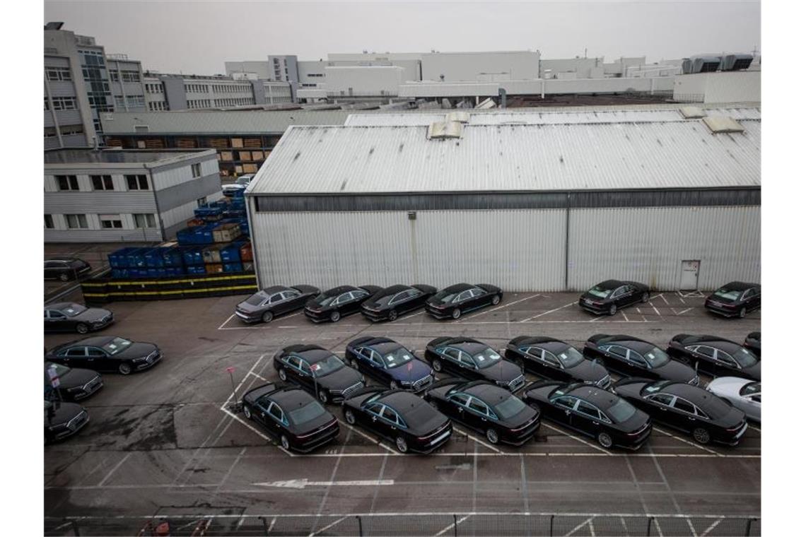 Chipmangel bei Audi und Daimler schränkt Produktion ein
