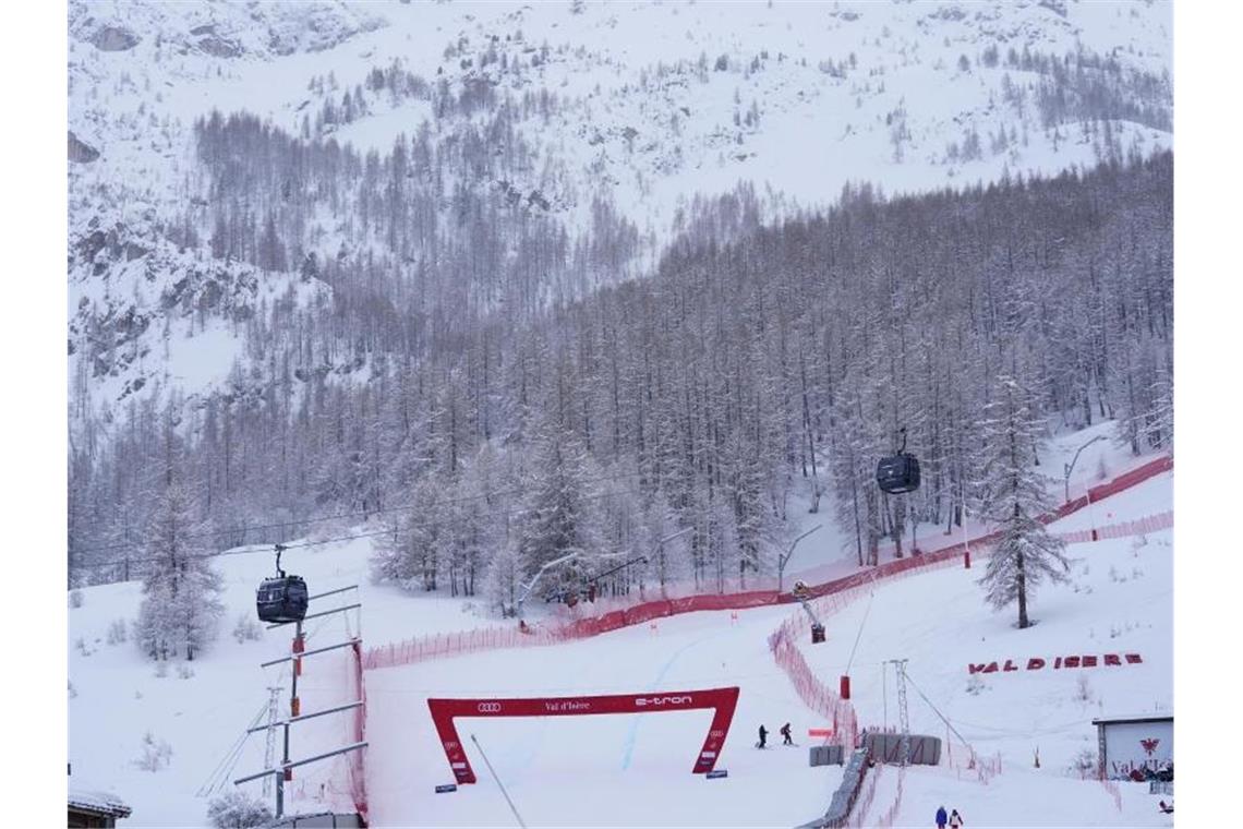 Damen-Abfahrt in Val d'Isère endgültig abgesagt Wegen heftigen Neuschnees müssen wurde die Damen-Abfahrt in Val D'isere endgültig abgesagt. Foto: Giovanni Auletta/AP/dpa