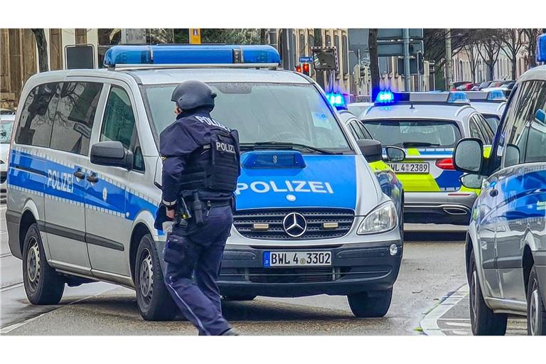 Wegen Schreien aus einer Wohnung ist die Polizei in Bruchsal im Großeinsatz (Symbolfoto).