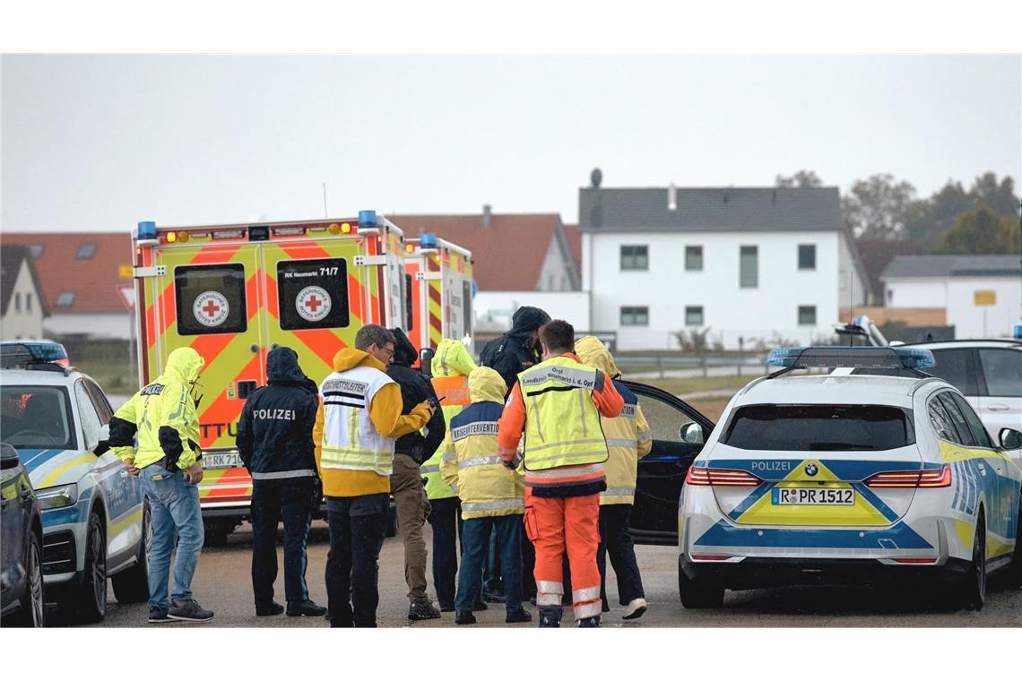 Wegen schussähnlicher Geräusche läuft ein größerer Polizeieinsatz in Berngau (Landkreis Neumarkt in der Oberpfalz). (zu dpa: «Polizei: Zwei Verletzte nach Schüssen in der Oberpfalz»)