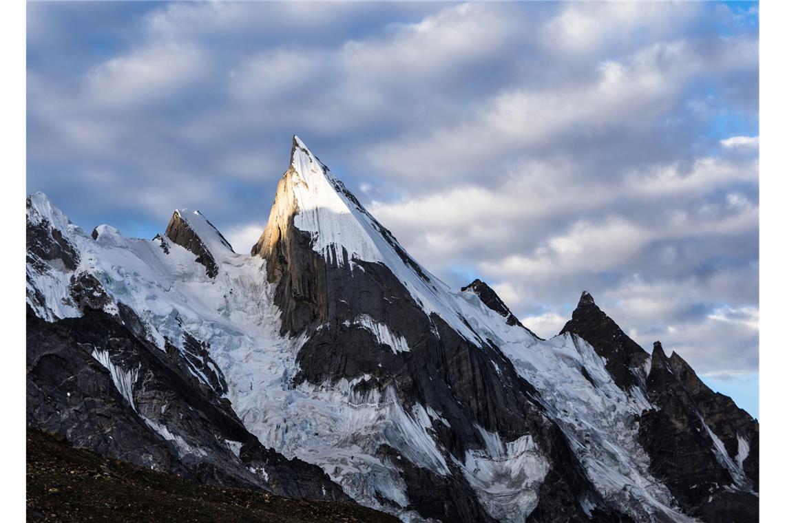 Wie geht es mit der Suche nach Laura Dahlmeier weiter? Wegen seiner formvollendeten Pyramidenform und der exponierten Lage ist der LailaPeak bei Bergsteigern aus aller Welt sehr beliebt