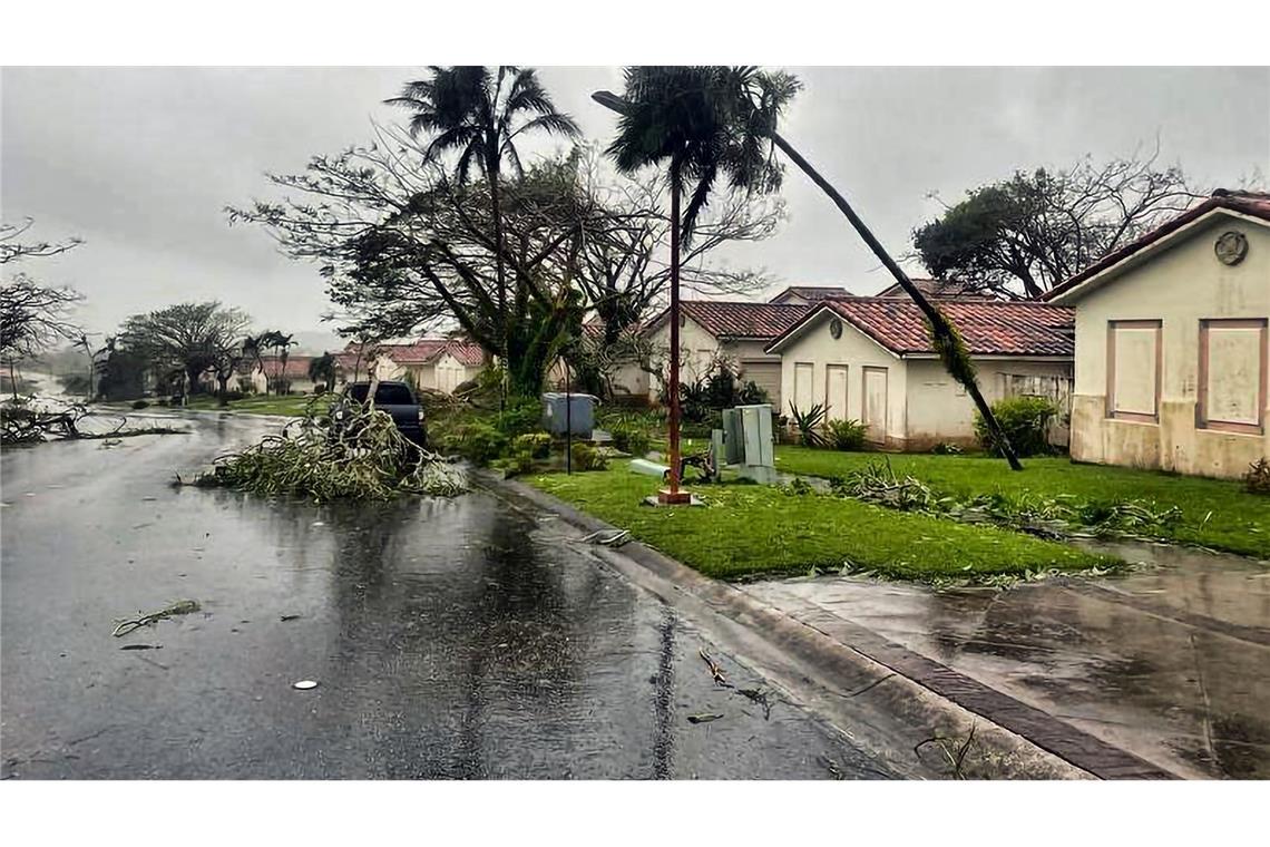 Wegen "Sinlaku" sitzen im Westpazifik Hunderte Urlauber fest. (Archivbild)