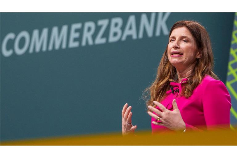 Wehrt sich gegen eine feindliche Übernahme: Commerzbank-Chefin Bettina Orlopp. (Archivbild)