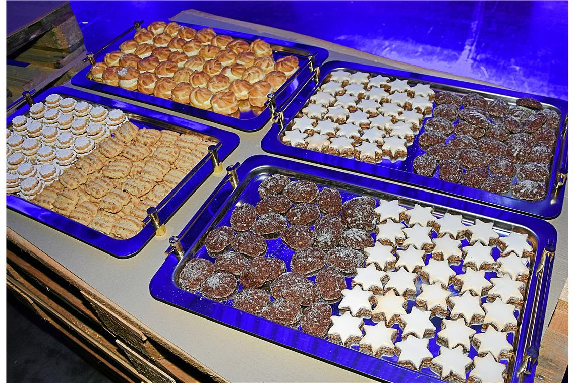 Weihnachtliche Kostproben: Kleingebäck als kleine Desserts. 