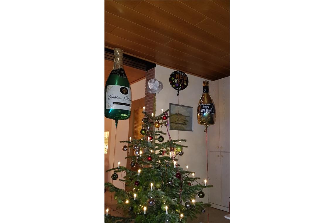 Weihnachtsbaum begrüsst das neue Jahr