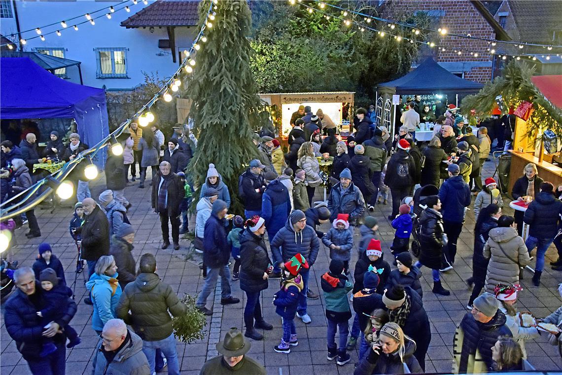 Weihnachtsmarkt Allmersbach im Tal. 