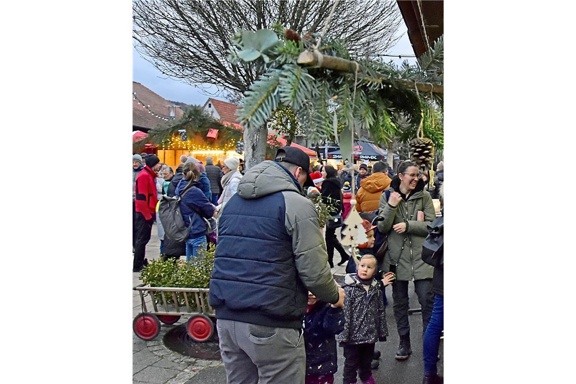 Weihnachtsmarkt Allmersbach im Tal. 