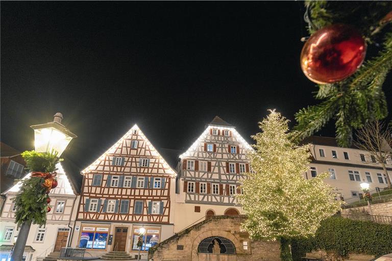 Weihnachtsstimmung auf dem Backnanger Marktplatz, fotografiert von Alexander Becher.