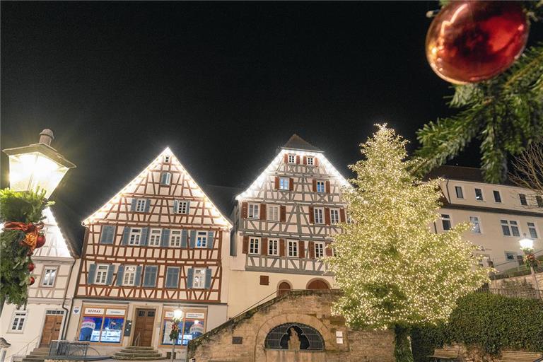 Weihnachtsstimmung auf dem Backnanger Marktplatz, fotografiert von Alexander Becher.