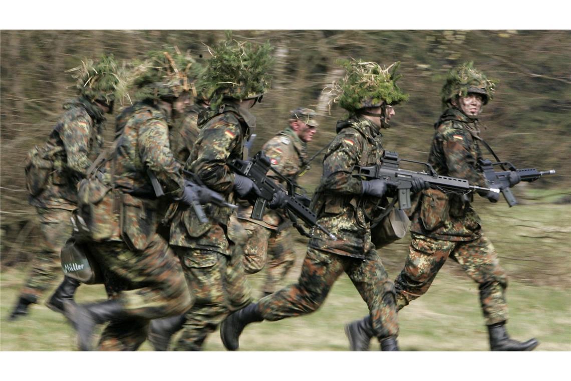 Weil die Bundeswehr unter großem Personalmangel leidet, fordert die CDU eine sogenannte Kontingentwehrpflicht. (Archivbild)