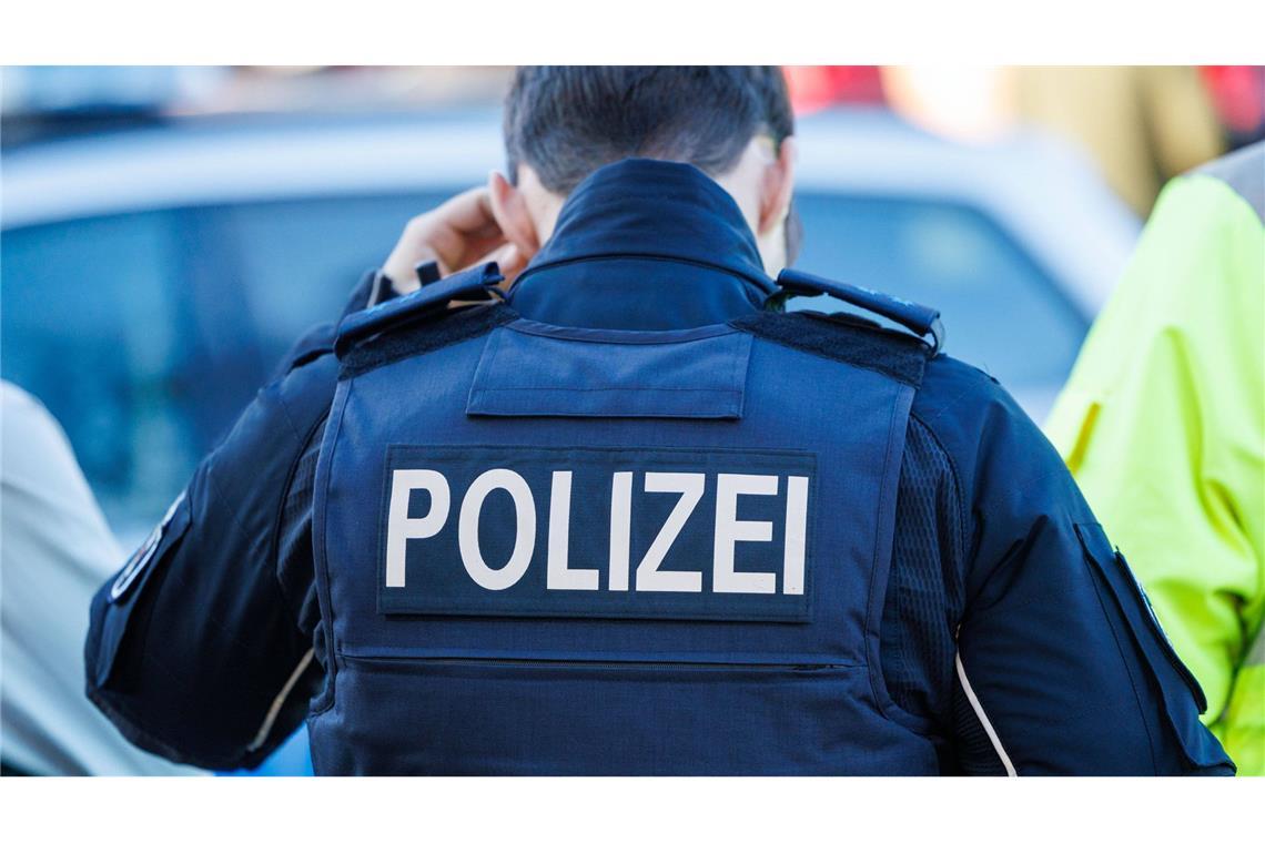 16-Jähriger ruft Polizei – wegen unaufgeräumtem Zimmer Weil ein 16-Jähriger sein Zimmer nicht aufräumen wollte, hat er die Polizei in Rheinland-Pfalz eingeschaltet. (Symbolbild)
