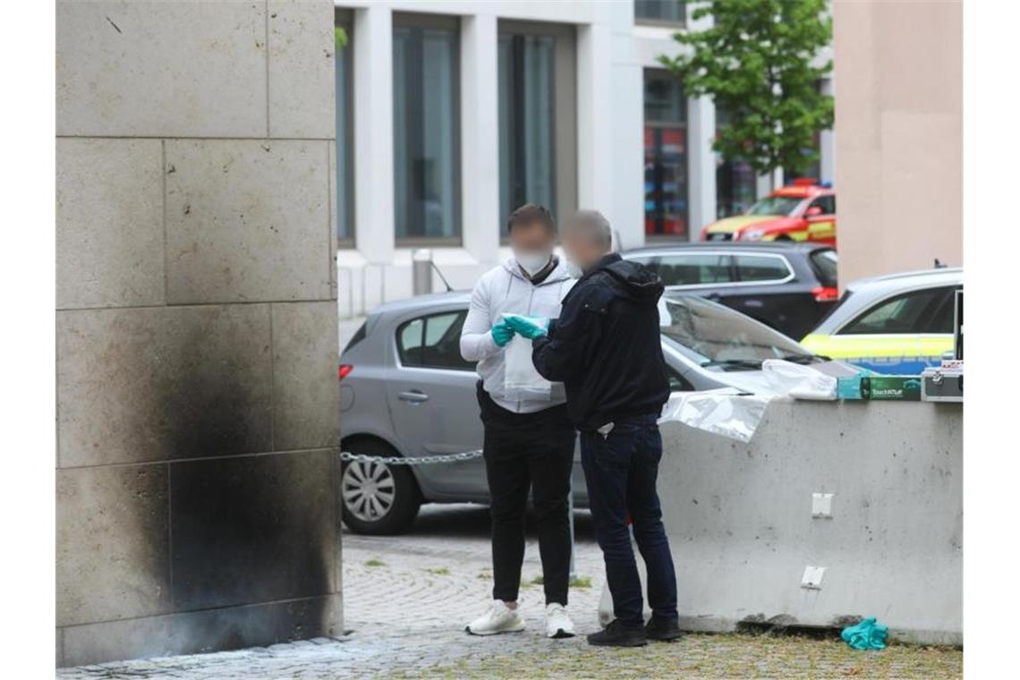 Staatsschutz ermittelt nach Brandanschlag auf Ulmer Synagoge Weil ein Zeuge sofort die Polizei alarmierte, entstand bei dem mutmaßlichen Brandanschlag auf die Ulmer Synagoge nur ein geringer Schaden. Foto: Ralf Zwiebler/dpa