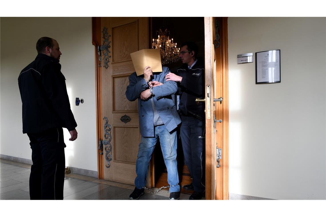 Mordserie: Leiche nach 17 Jahren identifiziert Weil er drei Menschen getötet hat, wurde der Mann zu lebenslanger Haft verurteilt. (Archivbild)