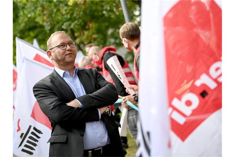 Weist darauf hin, dass die Kommunen laut Steuerschätzung 2022 wirtschaftlich gesehen wieder auf Vorkrisenniveau sind: Verdi-Chef Frank Werneke. Foto: Britta Pedersen/dpa-Zentralbild/dpa