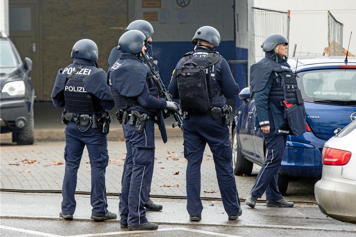 Weit mehr als 100 Polizeikräfte sind mit dem Fall befasst. Foto: B. Beytekin