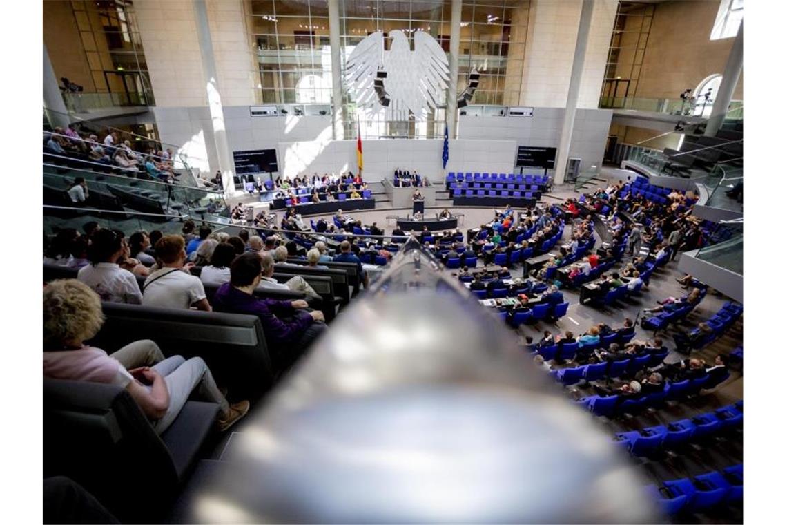 Umfrage-Mehrheit: Große Koalition soll weiterregieren Weiter GroKo - ja oder nein? 59 Prozent der Befragten haben sich im Trenbarometer von RTL und n-tv dafür ausgesprochen. Foto: Christoph Soeder