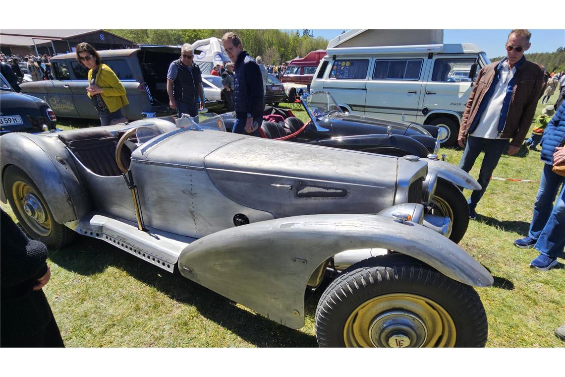Oldtimerfreunde feiern auf der Schwäbischen Alb die Technikgeschichte