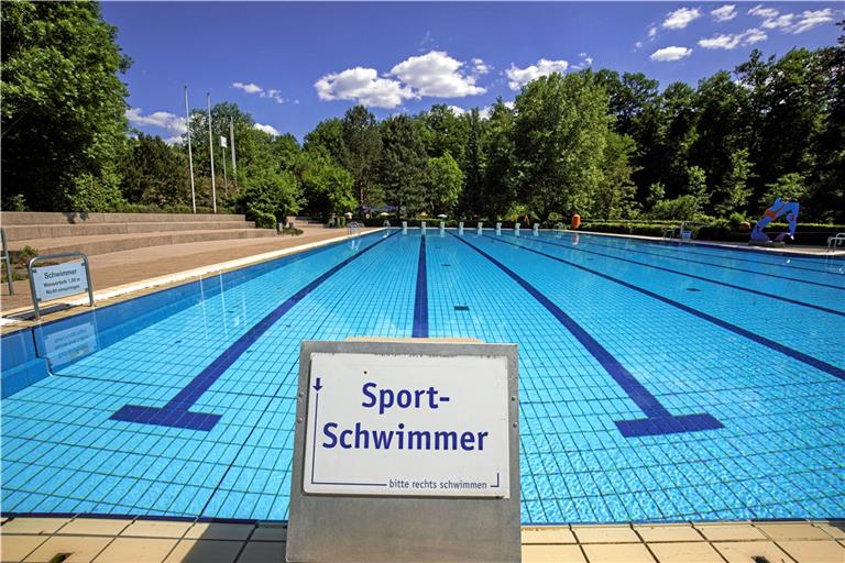 Weitere Lockerungen der Corona-Maßnahmen lassen eine baldige Öffnung des Backnanger Freibads zu. Foto: A. Becher 