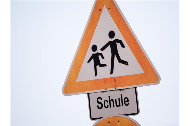 Welche Rolle spielen Schulen in der Pandemie?. Foto: Rolf Vennenbernd/dpa/Symbolbild