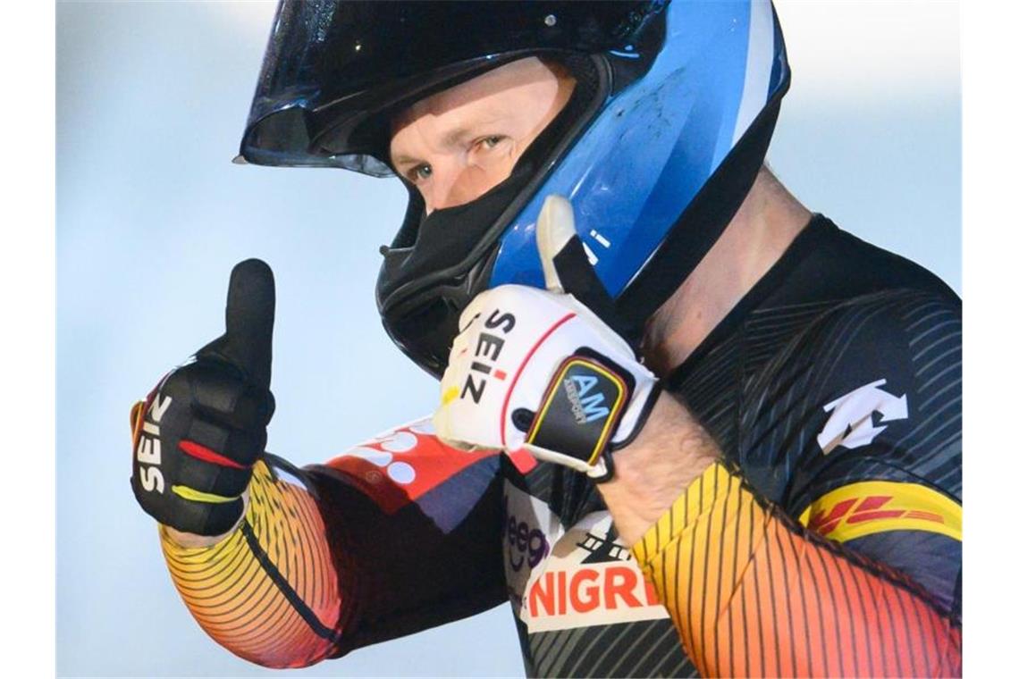 Friedrich Europameister im Zweierbob - Jamanka im Monobob Weltcupgesamtsieg und EM-Titel: Francesco Friedrich feiert Doppelerfolg in St. Moritz. Foto: Robert Michael/dpa-Zentralbild/dpa