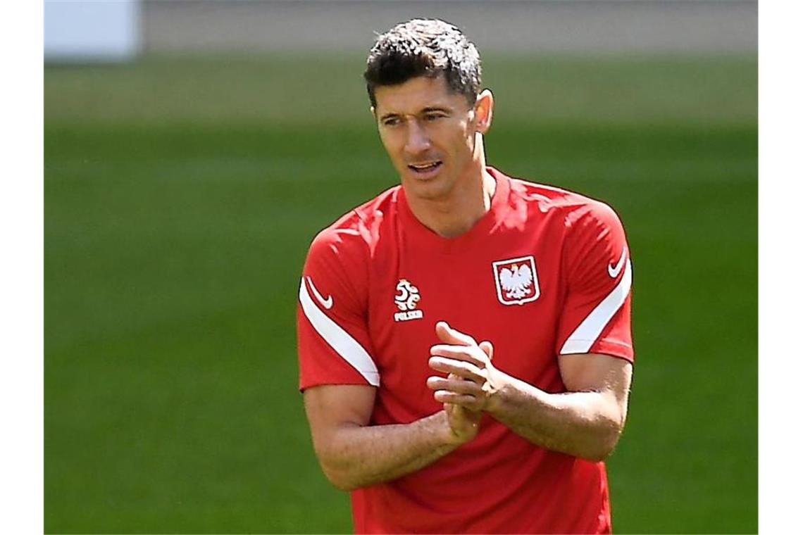 Weltfußballer Lewandowski trifft mit Polen auf die Slowakei. Foto: Marcin Gadomski/PAP/dpa