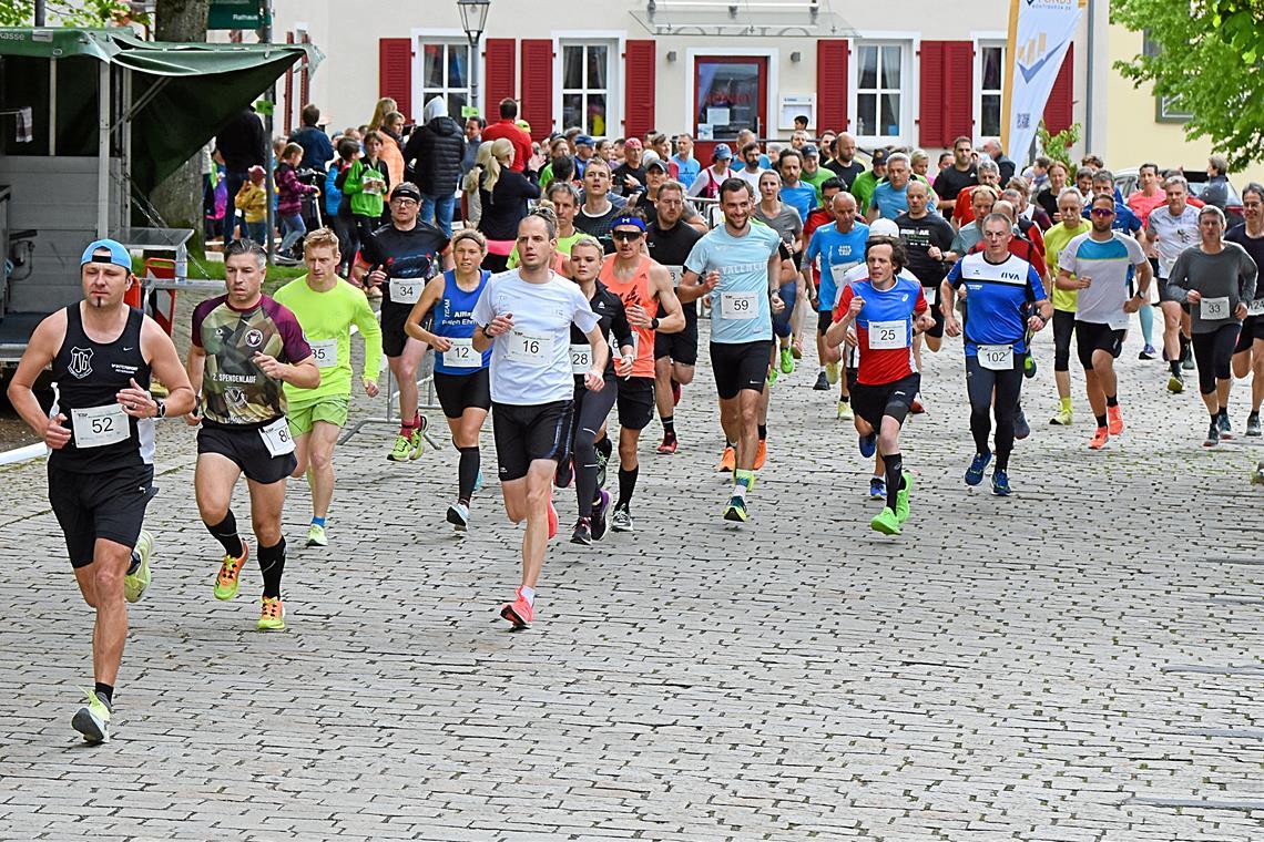 Laufcup Schwäbisch Fränkischer Wald: Bewährte Ausrichter mit ein wenig Neuem Welzheim bildet wieder den Auftakt des Laufcups. Diesmal wird allerdings nicht am Kirchplatz gestartet, sondern auf dem Sportgelände der Justinus-Kerner-Halle. Foto: Tobias Sellmaier