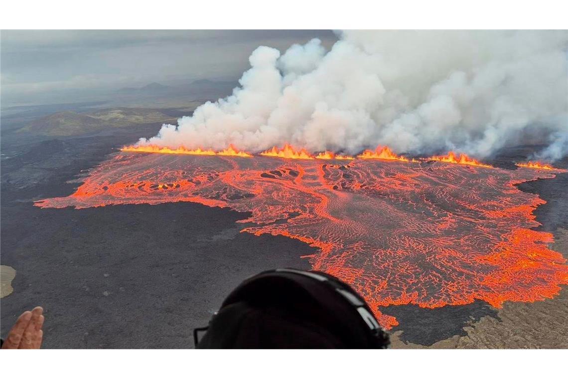 Erneuter Vulkanausbruch auf Island Wenige Stunden nach dem Ausbruch ist bereits ein größeres Lavafeld entstanden.