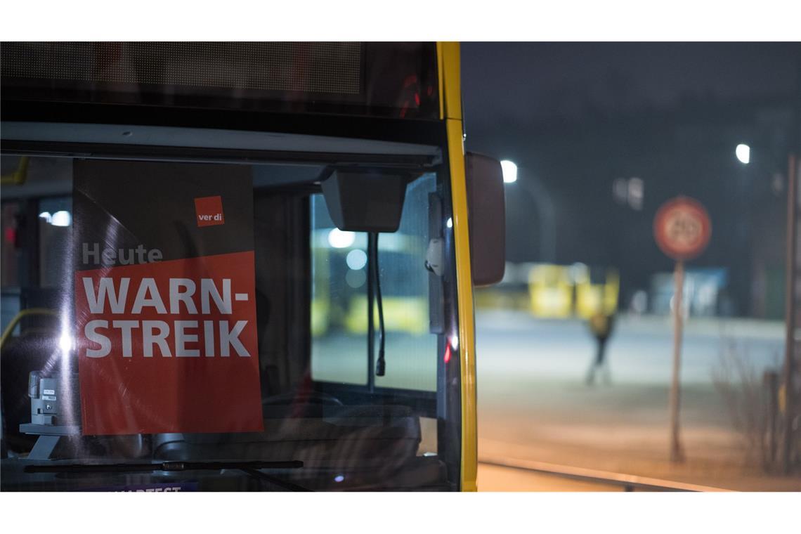 Busstreik auch am Mittwoch – wo jetzt noch gestreikt wird Wenn am frühen Morgen im ÖPNV nichts mehr geht.
