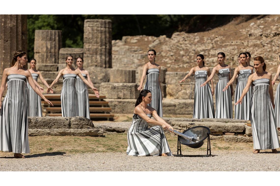 Wenn die Sonne nicht scheint, funktioniert es auch nicht mit der Entzündung des olympischen Feuers unter freiem Himmel. (Archivbild)