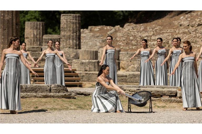 Wenn die Sonne nicht scheint, funktioniert es auch nicht mit der Entzündung des olympischen Feuers unter freiem Himmel. (Archivbild)