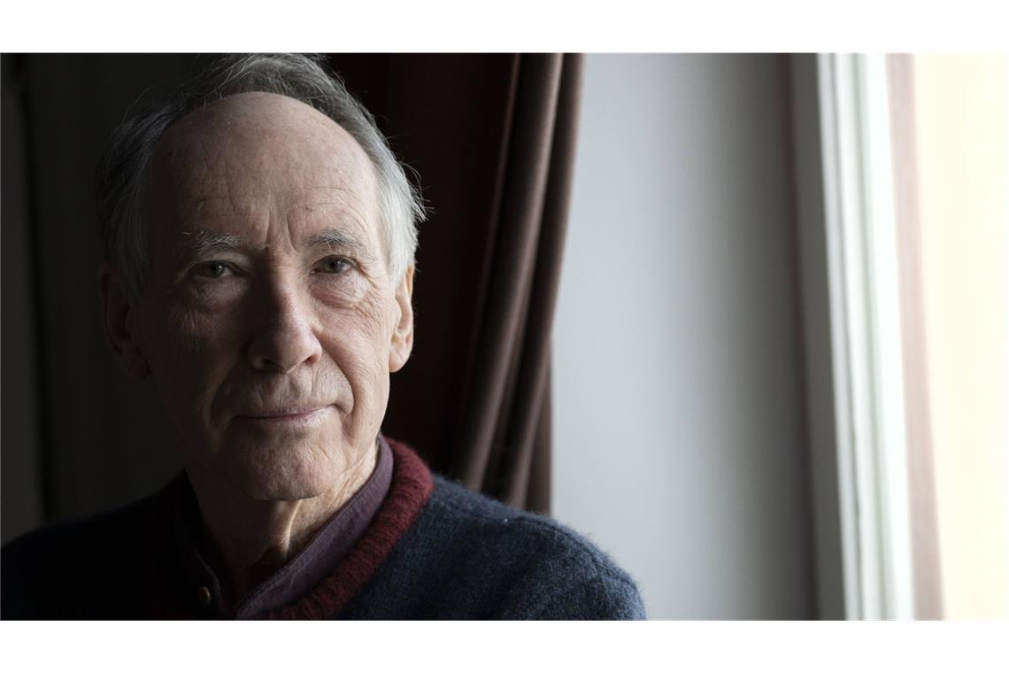 Ian McEwan reist in die Zukunft Wenn die Welt auch vor die Hunde geht, wird immer noch gelesen: Ian McEwan.