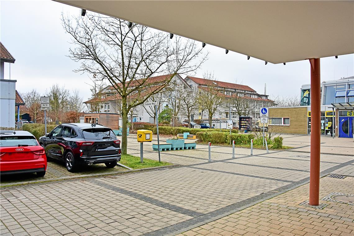 Wenn die Wendeplatt kommt müssen zwei Parkplätze weichen. Foto: Tobias Sellmaier