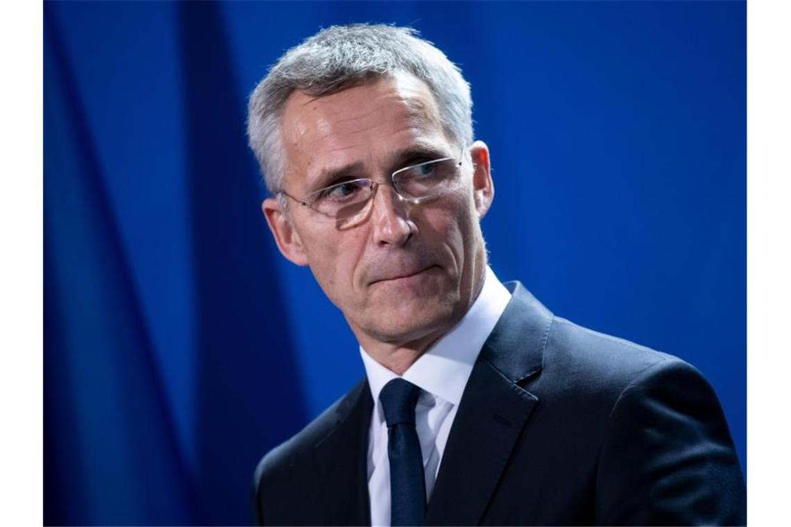 Nato reagiert auf russische Marschflugkörper „Wenn es um die SSC-8 geht, werden wir an Luftverteidigungs- und Flugkörperabwehrsystemen arbeiten, an konventionellen Waffen, an erhöhter Alarmbereitschaft und einer Verlängerung der Vorwarnzeiten“, sagt Stoltenberg. Foto: Bernd von Jutrczenka/dpa
