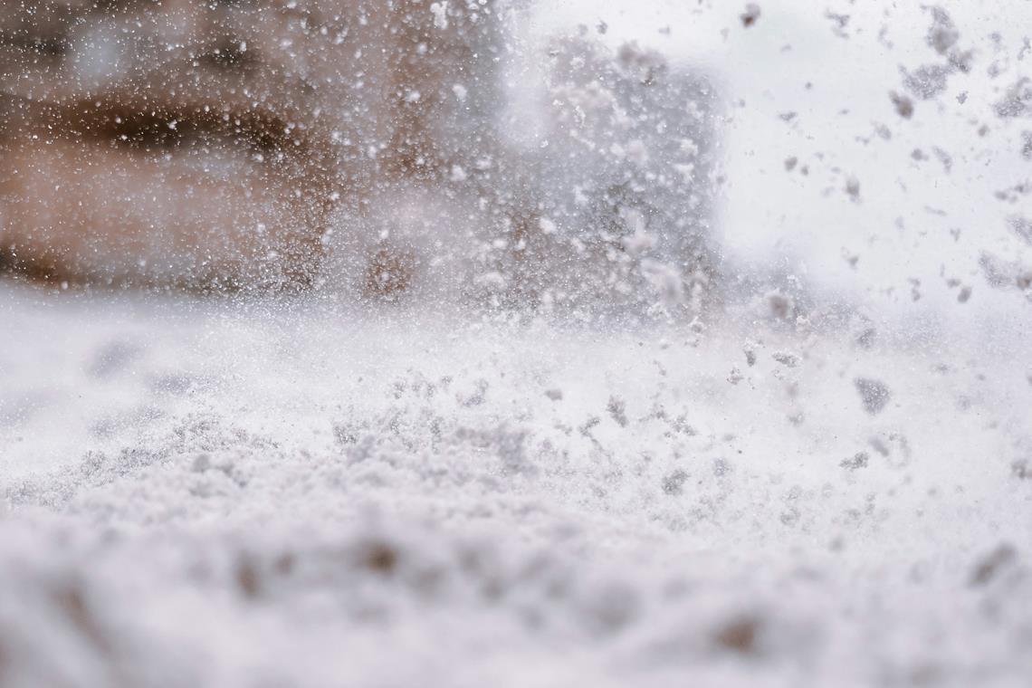 Wenn Schnee liegt, müssen die Anlieger räumen. Symbolfoto: Courtney Chestnut auf Unsplash