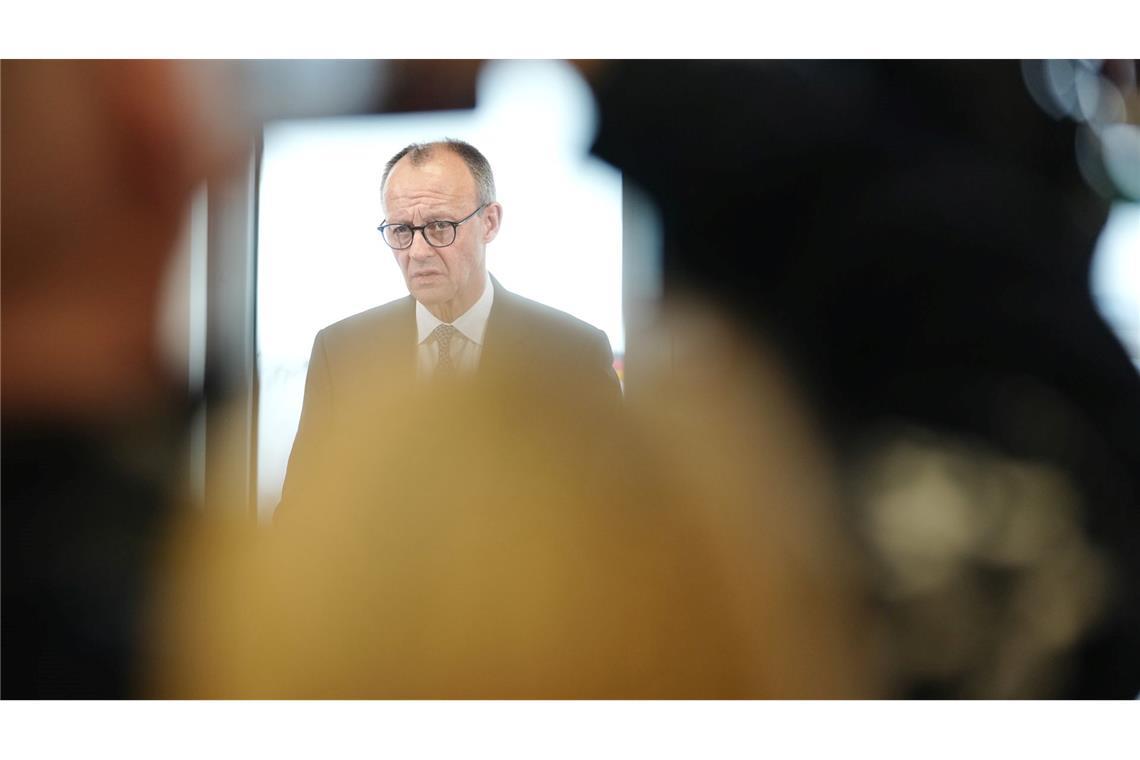 "Wenn sich ein Regime nur noch mit Gewalt an der Macht halten kann, dann ist es faktisch am Ende", hatte Kanzler Merz Mitte Januar über die Führung in Teheran gesagt.