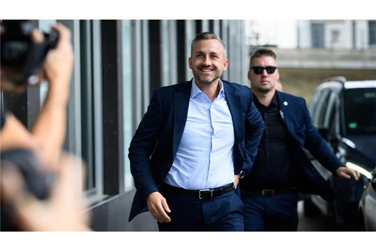 Wenn Ulrich Siegmund (AfD) zum Ministerpräsidenten von Sachsen-Anhalt gewählt wird, würde ein von ihm eingesetzter Justizminister darüber bestimmen, gegen wen die Staatsanwaltschaft Anklage erhebt&nbsp;– und gegen wen nicht. Das ist nicht nur mit Blick auf die AfD ein unhaltbarer Zustand.