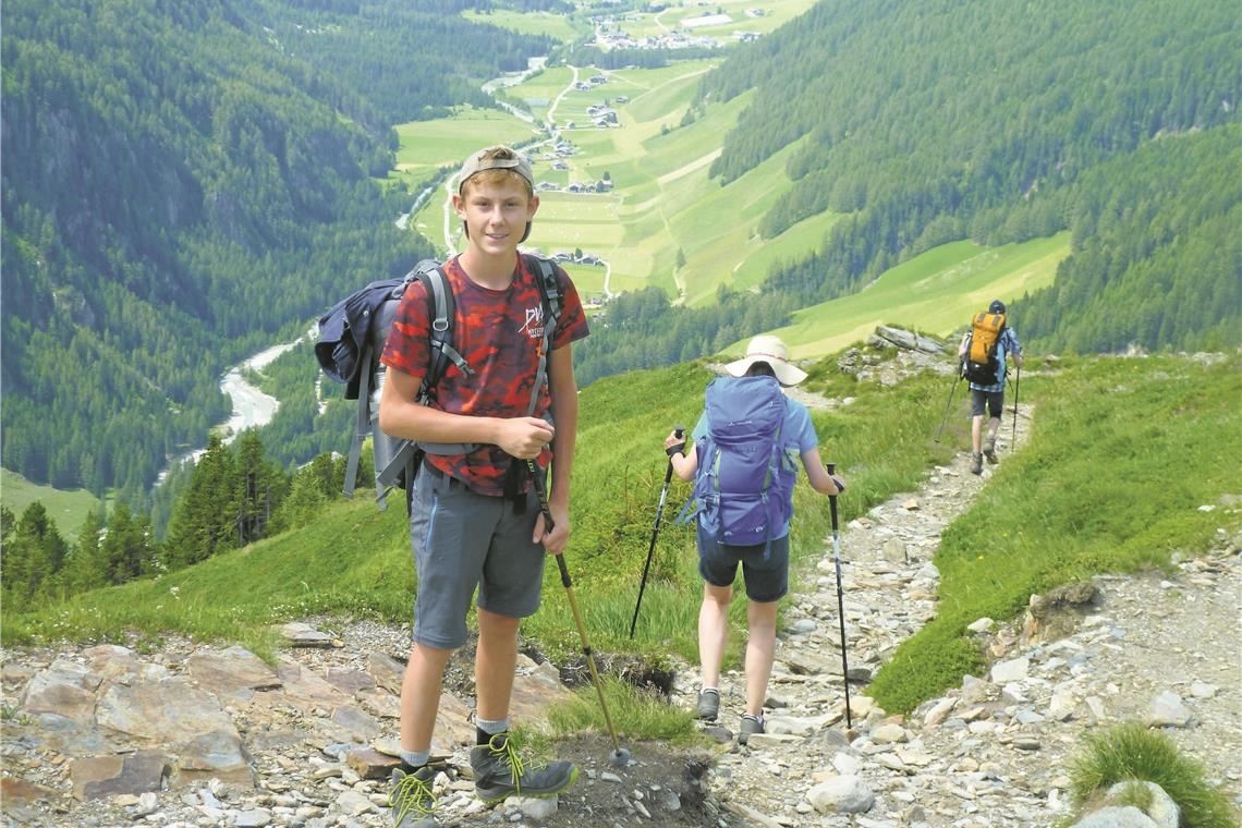 Zu Fuß über die Alpen Wer aufsteigt, muss auch irgendwann wieder absteigen. Und das immer im eigenen Tempo.