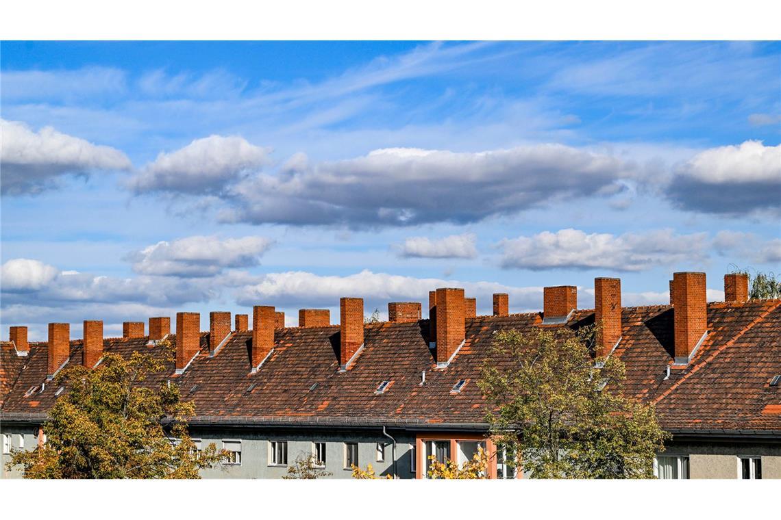Studie: Immer mehr Kommunen mit hohen Grundsteuer-Hebesätzen Wer ein Haus besitzt, muss Grundsteuer zahlen. Das kann teuer werden. (Symbolbild)