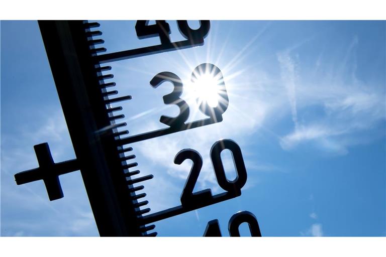 Wer eine mobile Klimaanlage kauft, sollte sich über die Stromkosten der Geräte im Klaren sein, raten die Vergleichsportale Verivox und Testberichte.de. (Symbolbild)
