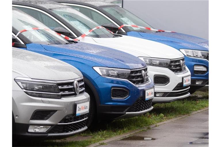 Wer einen vom VW-Abgasskandal betroffenen Diesel neu gekauft hat, kann nicht laut BGH nicht ohne weiteres das Geld vom Händler zurückverlangen. Foto: Julian Stratenschulte/dpa