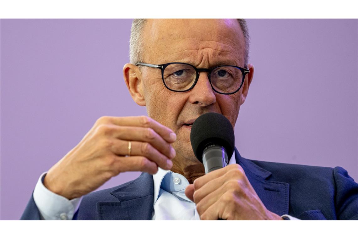 Merz kann sich 2027 Bundespräsidentin sehr gut vorstellen Wer folgt auf Bundespräsident Steinmeier? Kanzler Merz kann sich eine Frau als Staatsoberhaupt sehr gut vorstellen.