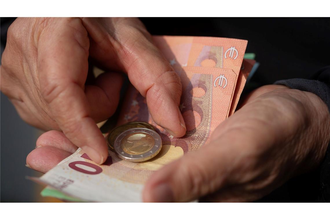 Empörung über Merz: Künftig nur Basisabsicherung bei Rente?