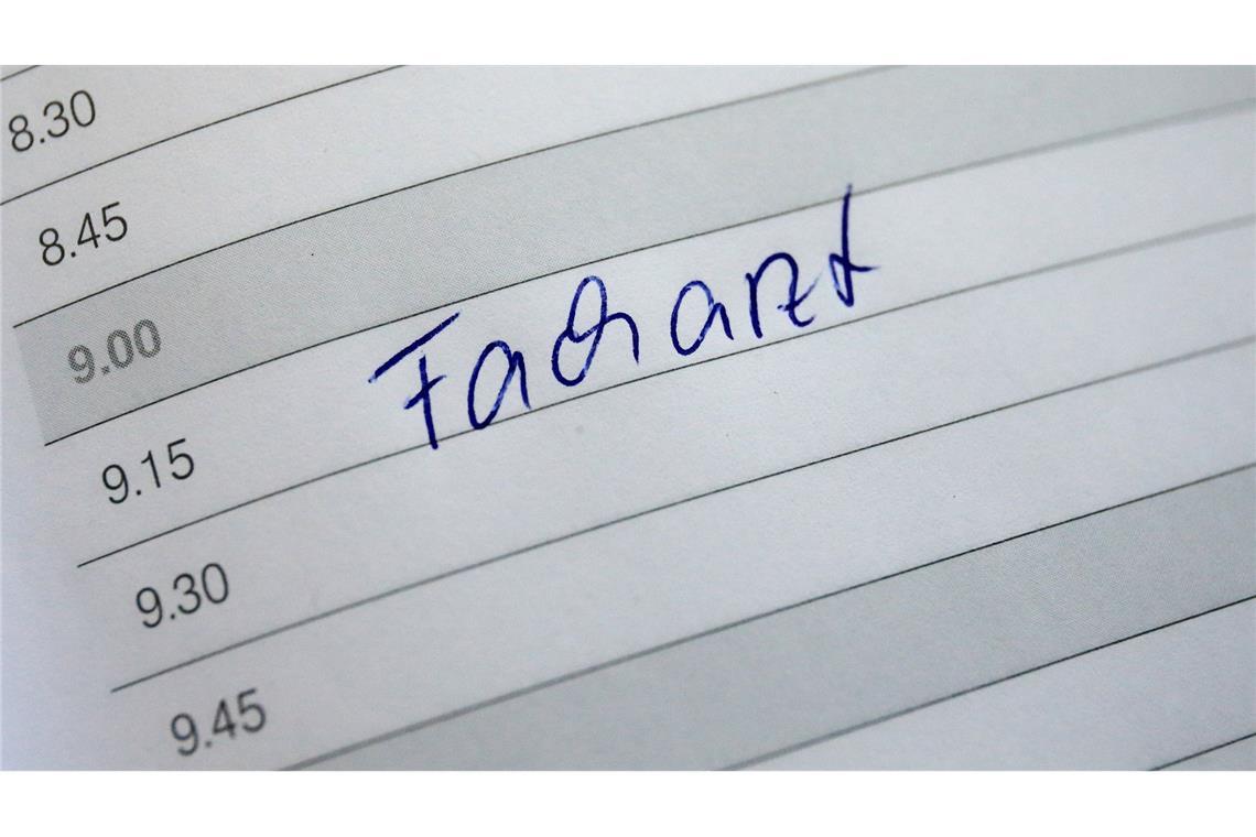 Wer in Deutschland einen Facharzttermin braucht, muss häufig viel Geduld haben. (Symbolfoto)