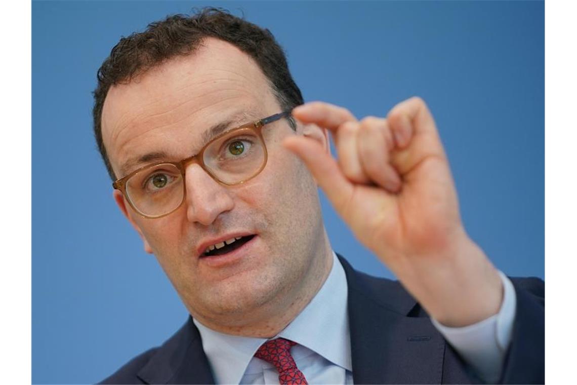 Spahn: Mehr Freiheiten für Geimpfte „Wer vollständig geimpft wurde, kann in Zukunft wie jemand behandelt werden, der negativ getestet wurde“, sagt CDU-Gesundheitsminister Jens Spahn. Foto: Michael Kappeler/dpa