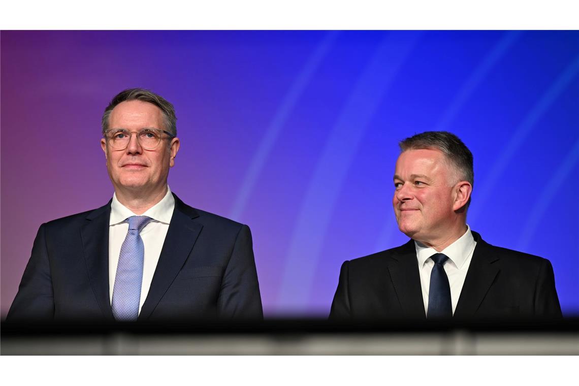 Wer wird der nächste Ministerpräsident? Amtsinhaber Alexander Schweitzer (SPD l.) oder sein CDU-Herausforderer Gordon Schnieder (r.)? (Archivbild)